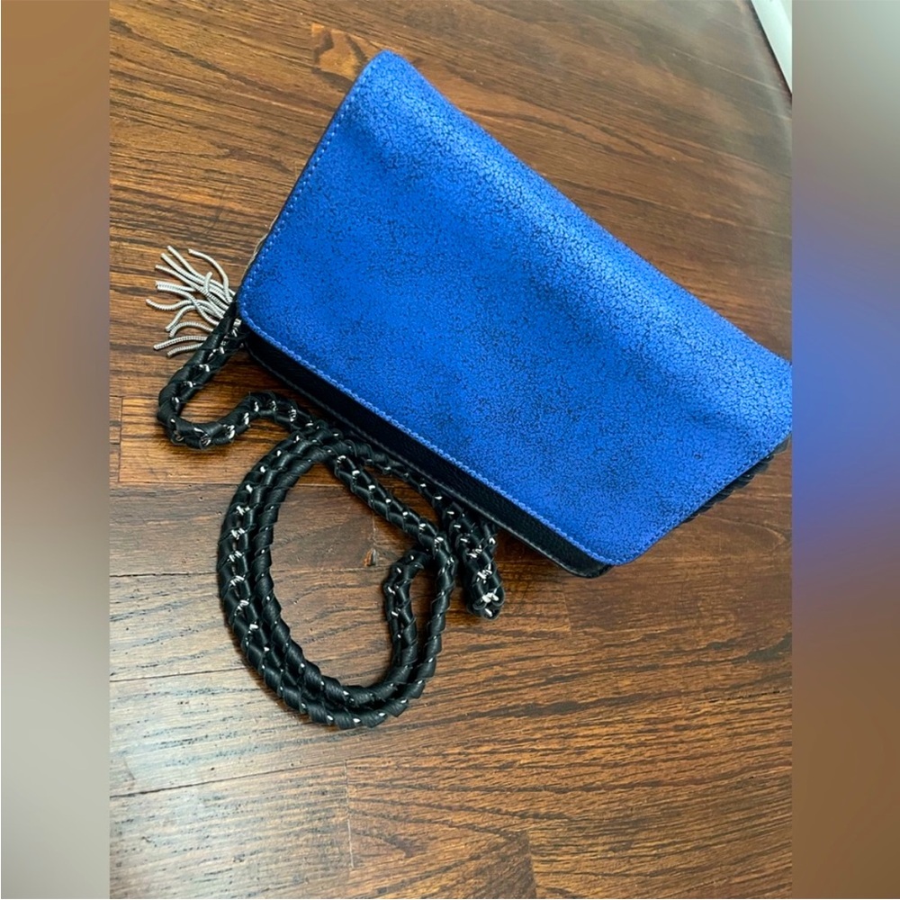 Awesome off shoulder or cross body